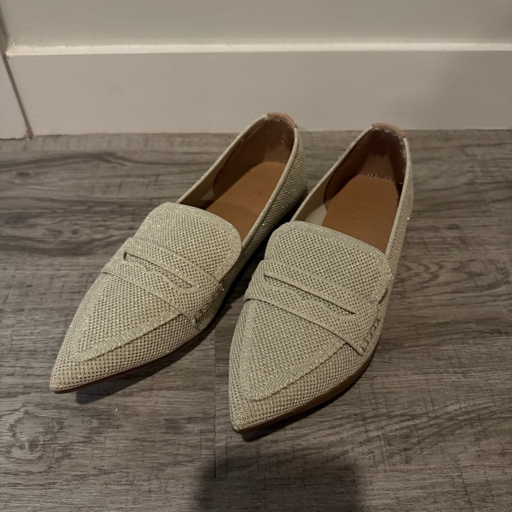 Aerosoles Women's Pointed Toe Loafers - Picture 2 of 6